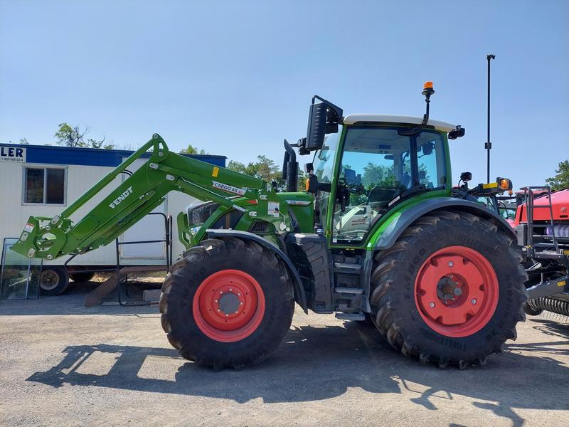 Tractors   Fendt 516 Vario 4WD Tractor Photo